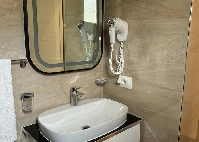 Bizant 3*
